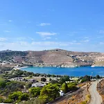 Semesterbostad Otzia Bay House, 7 Minutes Walking Distance From The