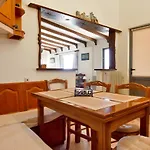 Semesterbostad Otzia Bay House, 7 Minutes Walking Distance From The *