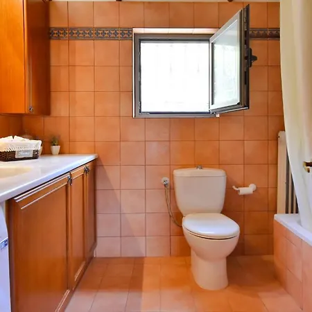 Сasa de vacaciones Otzia Bay House, 7 Minutes Walking Distance From The *