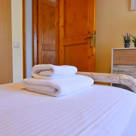 Сasa de vacaciones Otzia Bay House, 7 Minutes Walking Distance From The *
