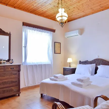 Otzia Bay House, 7 Minutes Walking Distance From The Сasa de vacaciones *