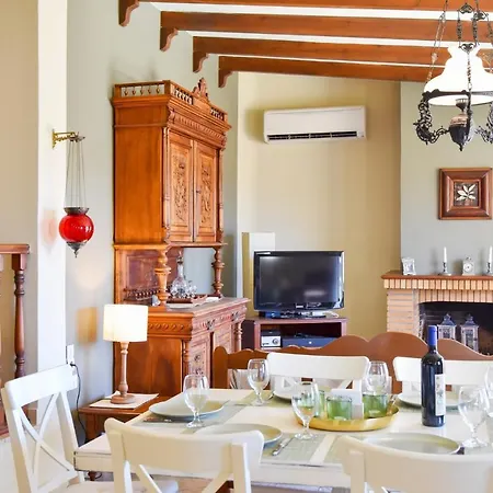 Otzia Bay House, 7 Minutes Walking Distance From The