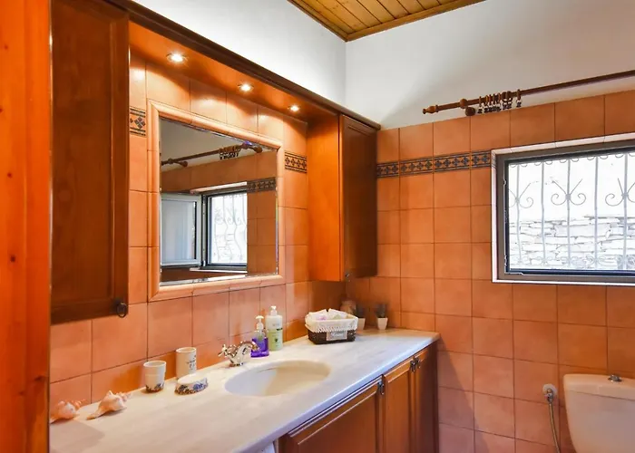 Feriehus Otzia Bay House, 7 Minutes Walking Distance From The Ioulis